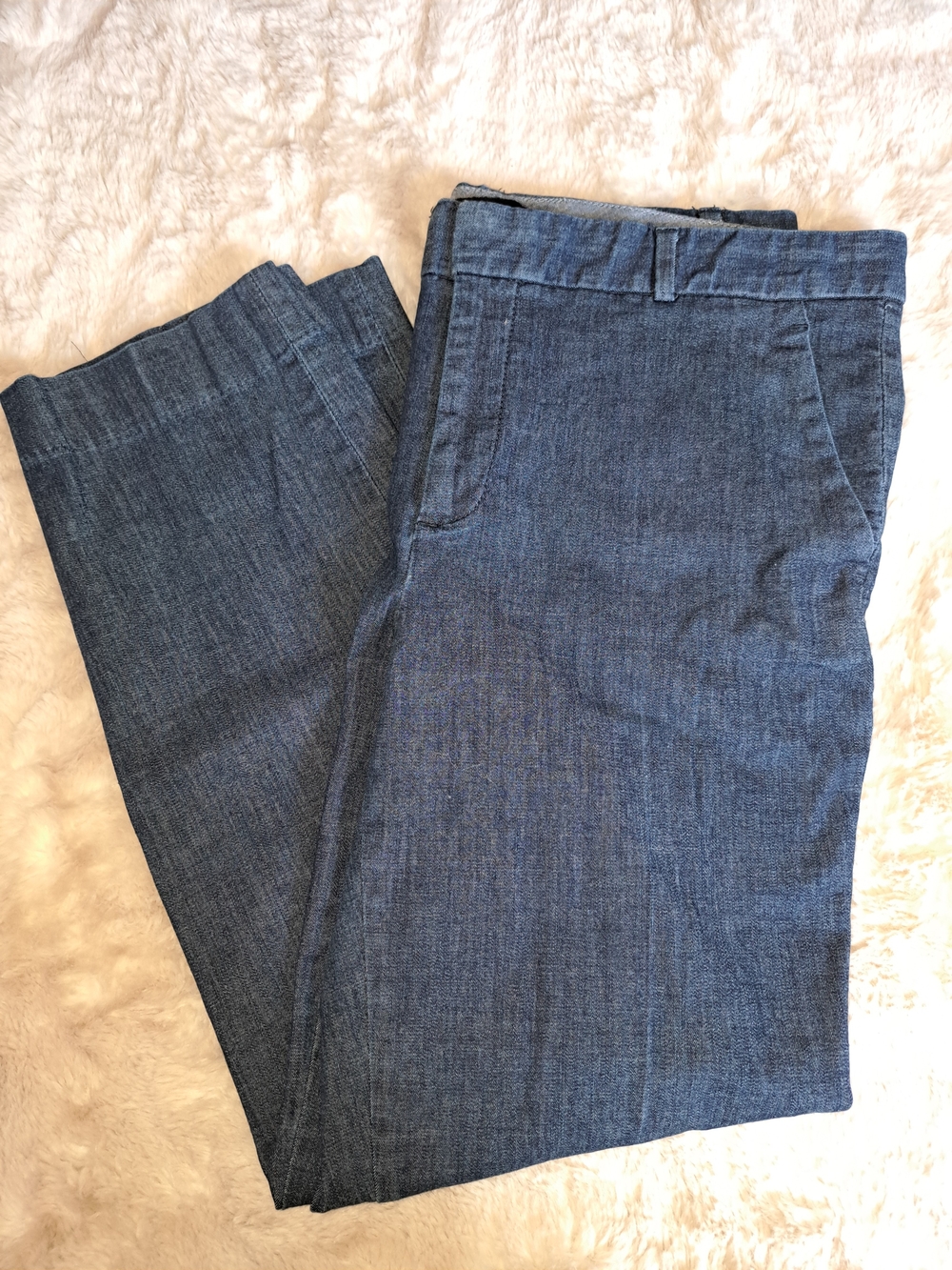 Banana Republic Hampton Women’s Classic Straight-Leg Jeans in Dark Blue
